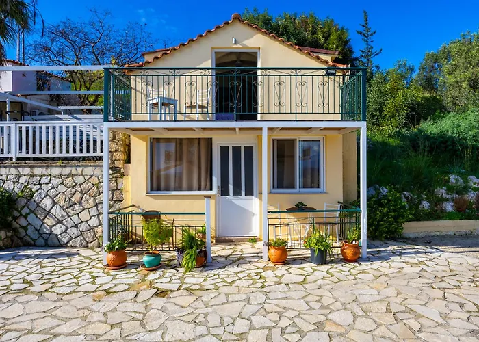 Ionian Balcony מלון דירות 3*