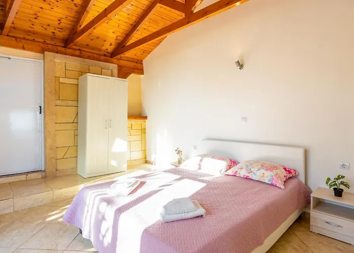 Ionian Balcony Chavdata